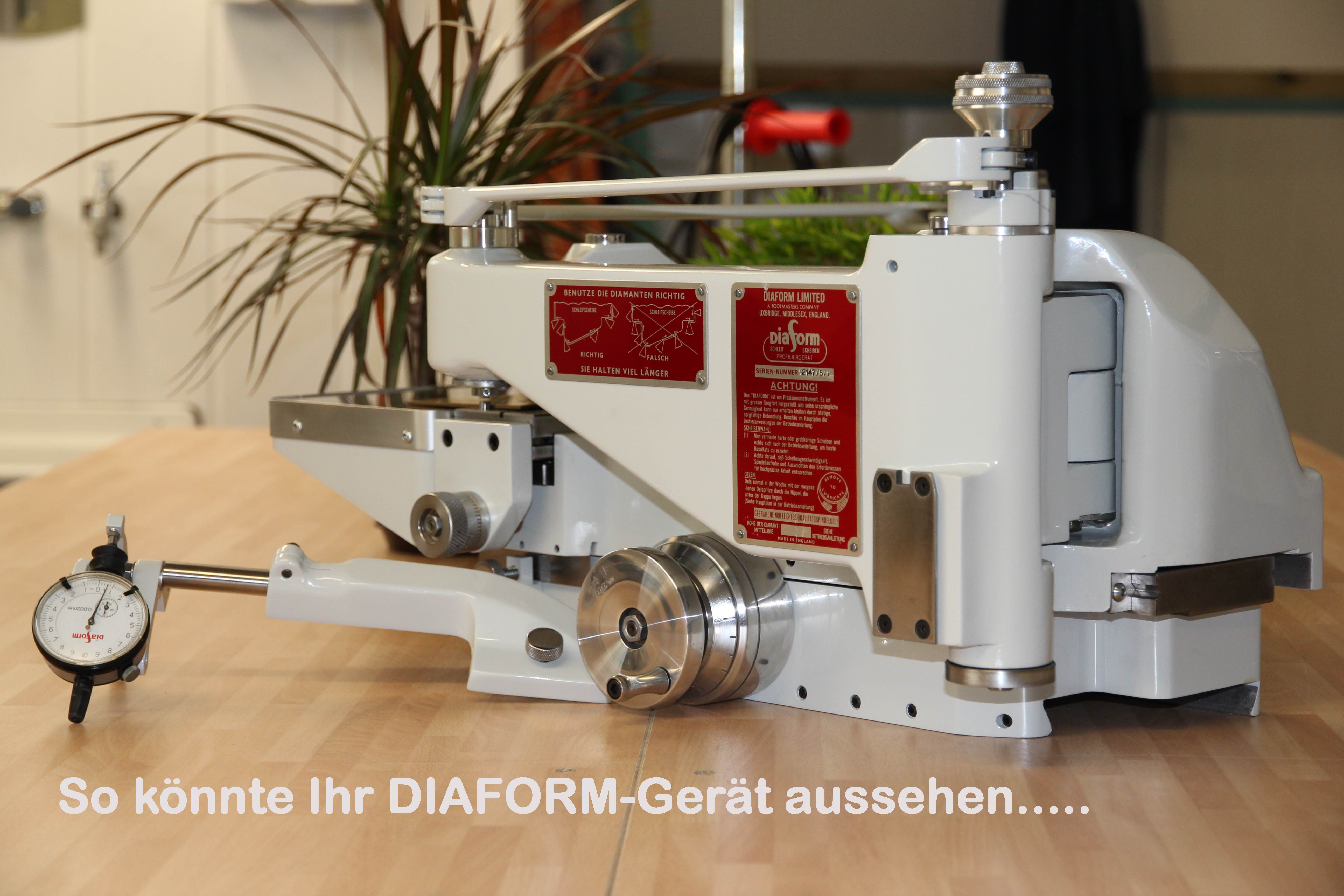 DIAFORM-Gerät Modell 5/1 vorgesehen für JUNG Profilschleifmaschine.Mechanisch überholt und neu lackiert.